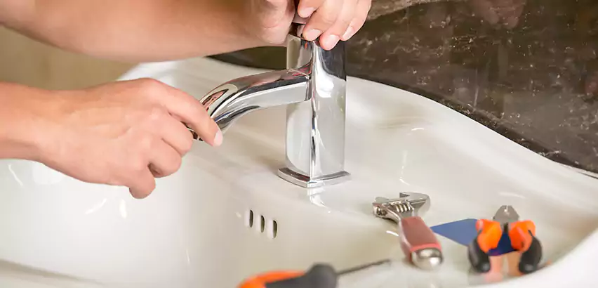 Bathtub Faucet Replacement in Middleton